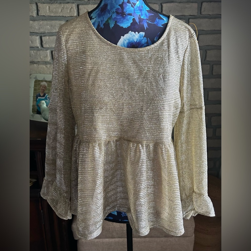 Girls gold shimmer shirt xl